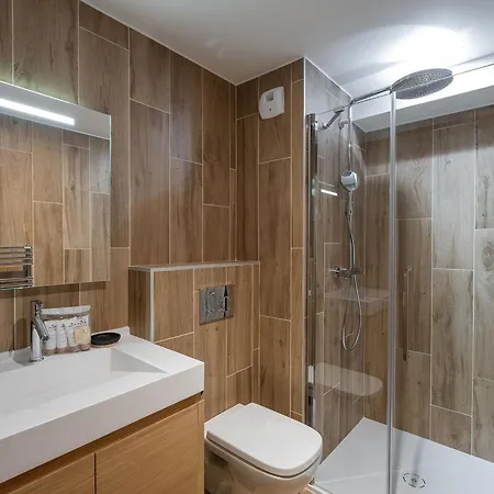 Apartment Spacieux 4 A Avec Parking Et Wifi - Fr-1-563-136 *