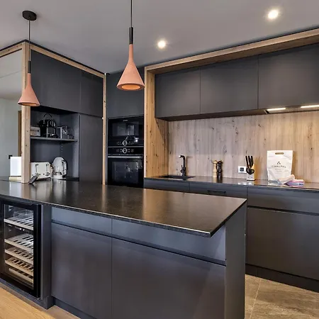 Apartment Spacieux 4 A Avec Parking Et Wifi - Fr-1-563-136