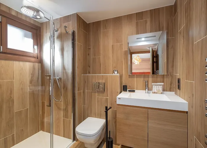 Spacieux 4 A Avec Parking Et Wifi - Fr-1-563-136 Courchevel